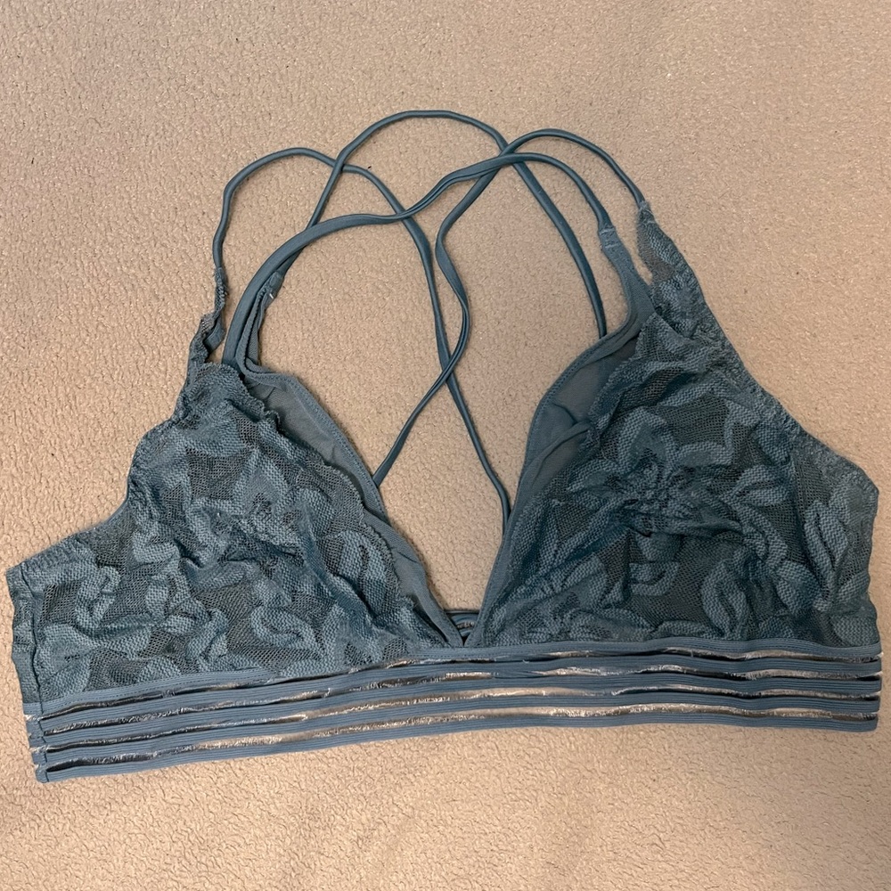 Halter criss cross Pink Bra. Large